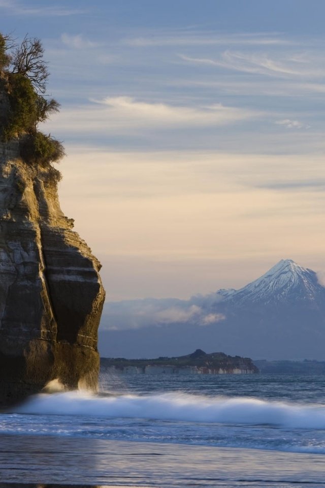 Обои море, скала, новая зеландия, гора таранаки, sea, rock, new zealand, mt taranaki разрешение 2560x1440 Загрузить