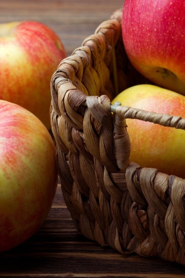 Обои фон, фрукты, яблоки, красные, корзина, яблоко, background, fruit, apples, red, basket, apple разрешение 1920x1263 Загрузить