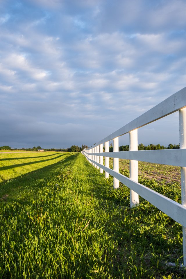 Обои поле, забор, jeff wallace, field, the fence разрешение 2048x1367 Загрузить