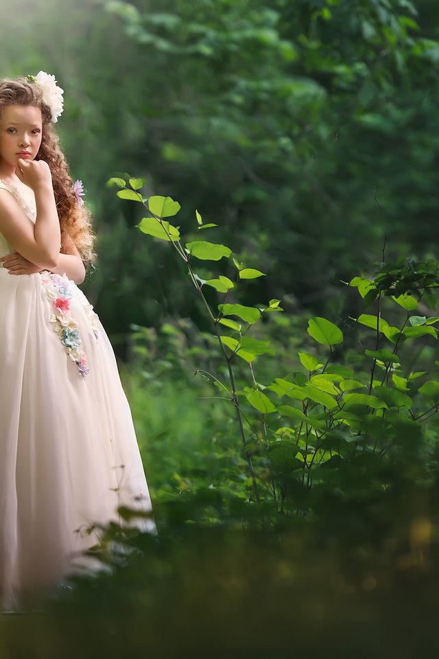 Обои природа, платье, девочка, nature, dress, girl разрешение 2048x1317 Загрузить