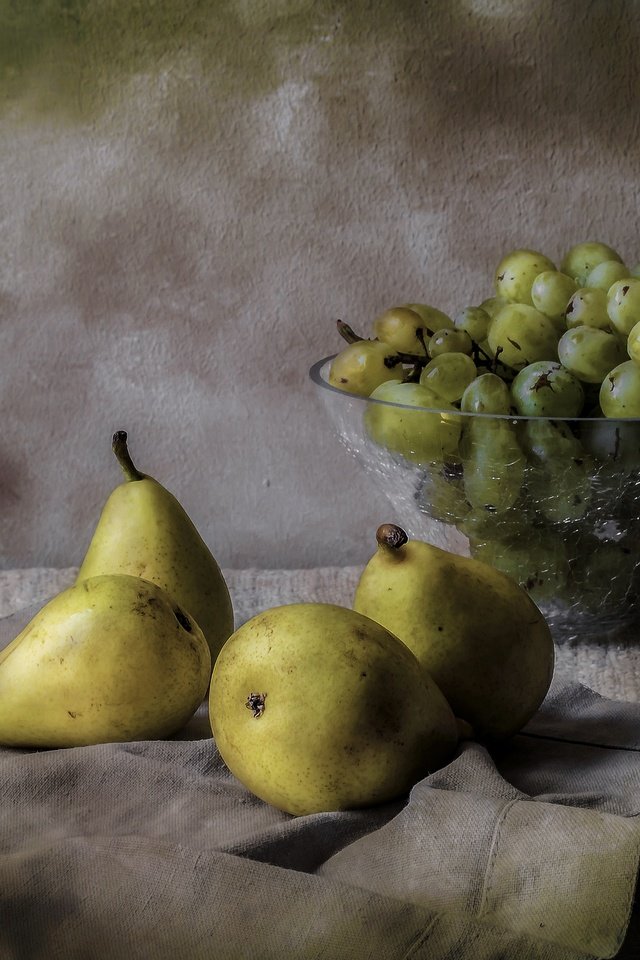 Обои виноград, фрукты, ваза, натюрморт, груши, grapes, fruit, vase, still life, pear разрешение 2899x1920 Загрузить