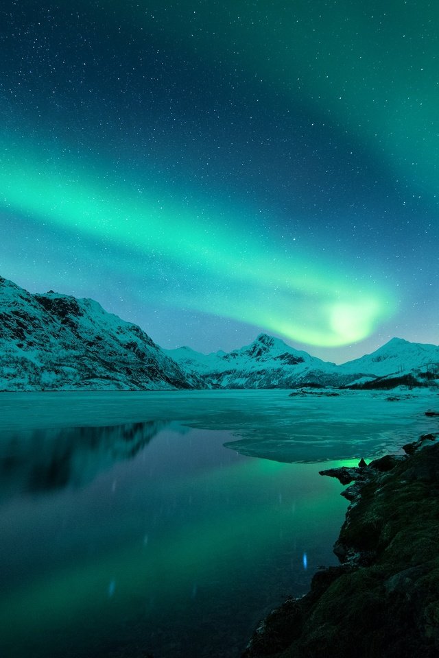 Обои небо, горы, зима, северное сияние, норвегия, лофотенские, the sky, mountains, winter, northern lights, norway, lofoten разрешение 2048x1367 Загрузить