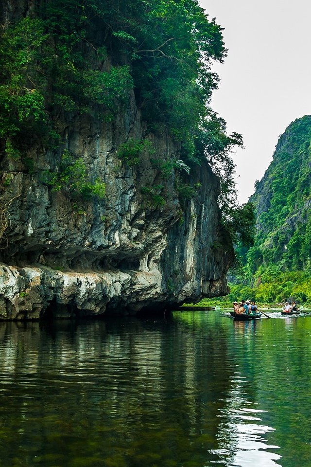 Обои река, скалы, лодки, вьетнам, river, rocks, boats, vietnam разрешение 2560x1476 Загрузить