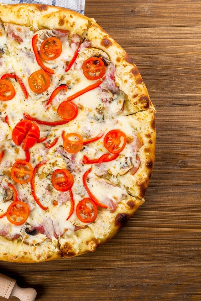 Обои сыр, помидоры, перец, пицца, тесто, cheese, tomatoes, pepper, pizza, the dough разрешение 5402x3582 Загрузить