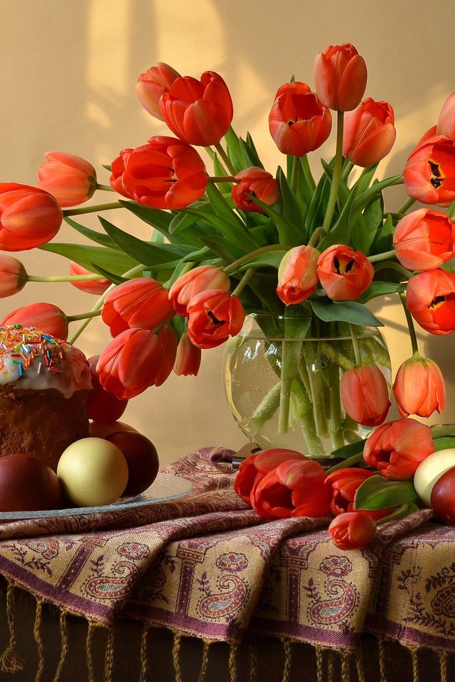 Обои цветы, натюрморт, тюльпаны, кулич, ваза, шарф, пасха, крашенки, яйца, праздник, тарелка, столик, flowers, still life, tulips, cake, vase, scarf, easter, eggs, holiday, plate, table разрешение 2560x1976 Загрузить