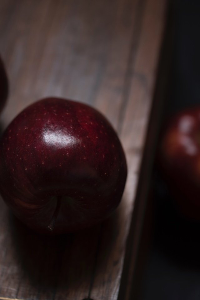 Обои фрукты, яблоки, плоды, деревянная поверхность, fruit, apples, wooden surface разрешение 6016x4016 Загрузить