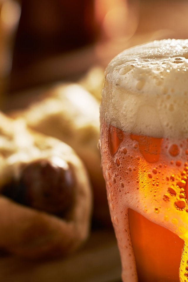 Обои бокал, стакан, пиво, пена, хот-дог, joshua resnick, glass, beer, foam, hot dog разрешение 2048x1366 Загрузить