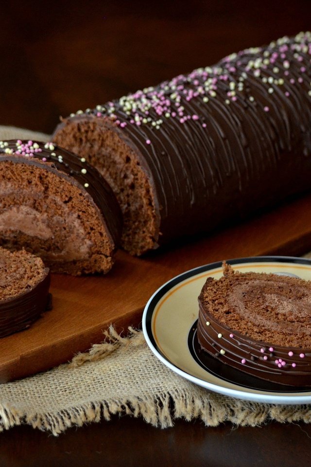 Обои шоколад, сладкое, десерт, рулет, сок, шоколадный рулет, chocolate, sweet, dessert, roll, juice, chocolate roll разрешение 2048x1357 Загрузить