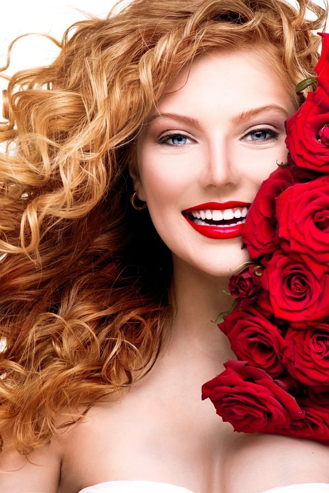 Обои лицо, цветы, макияж, девушка, красные губы, улыбка, кудрявая, розы, взгляд, рыжая, модель, букет, face, flowers, makeup, girl, red lips, smile, curly, roses, look, red, model, bouquet разрешение 7160x4912 Загрузить