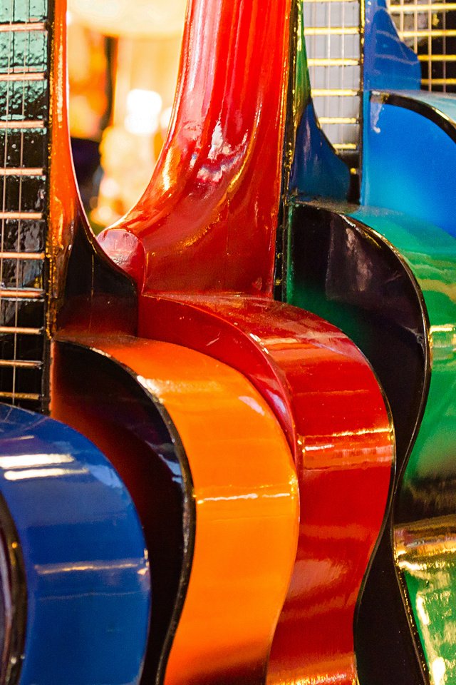 Обои музыка, разноцветные, струны, гитары, музыкальный инструмент, music, colorful, strings, guitar, musical instrument разрешение 2560x1600 Загрузить