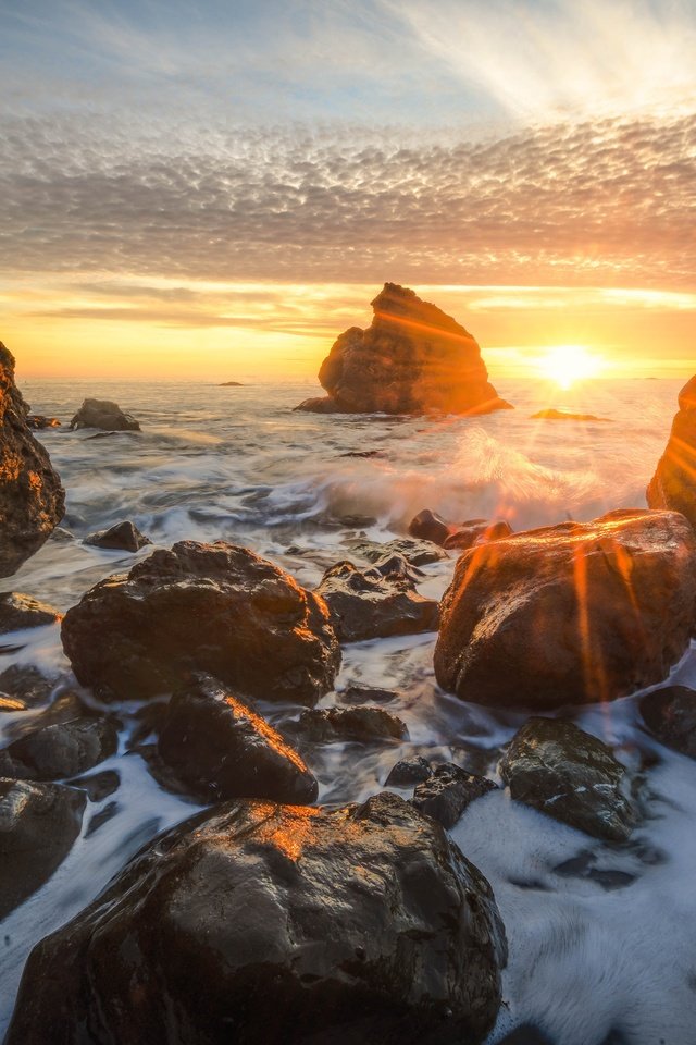 Обои солнце, камни, волны, море, прибой, the sun, stones, wave, sea, surf разрешение 3840x2604 Загрузить