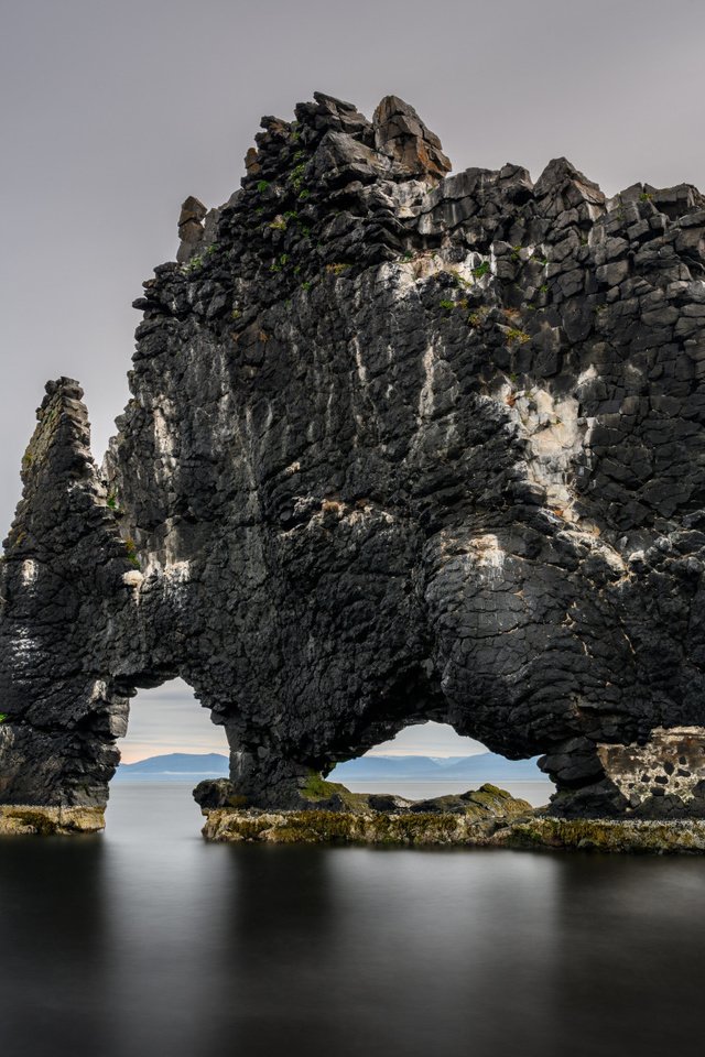 Обои скалы, природа, море, скала, исландия, утес, hvitserkur, vatnsnes, rocks, nature, sea, rock, iceland разрешение 2112x1188 Загрузить
