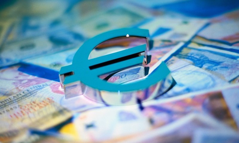 Обои символ, деньги, евро, quake, symbol, money, euro разрешение 2367x1563 Загрузить