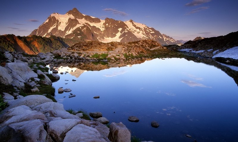 Обои озеро, горы, камни, lake, mountains, stones разрешение 1999x1333 Загрузить