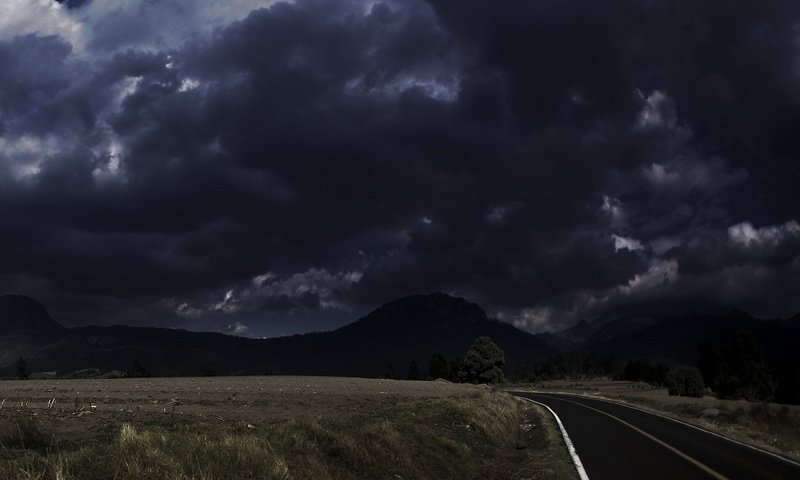 Обои дорога, облака, поле, грусть, тьма, road, clouds, field, sadness, darkness разрешение 1920x1200 Загрузить