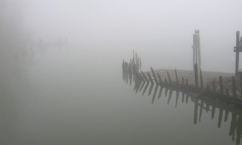 Обои берег, туман, останки, shore, fog, the remains разрешение 1920x1440 Загрузить