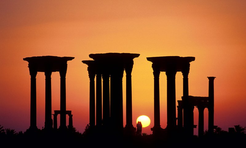 Обои вечер, солнце, закат, колонны, the evening, the sun, sunset, columns разрешение 2000x1333 Загрузить