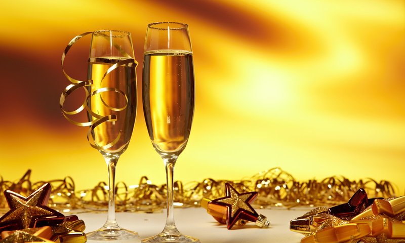 Обои новый год, блестки, звезды, игрушки, лента, бокалы, праздник, рождество, шампанское, new year, sequins, stars, toys, tape, glasses, holiday, christmas, champagne разрешение 1920x1200 Загрузить