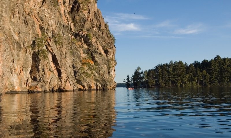 Обои небо, озеро, природа, лес, скала, the sky, lake, nature, forest, rock разрешение 1920x1080 Загрузить