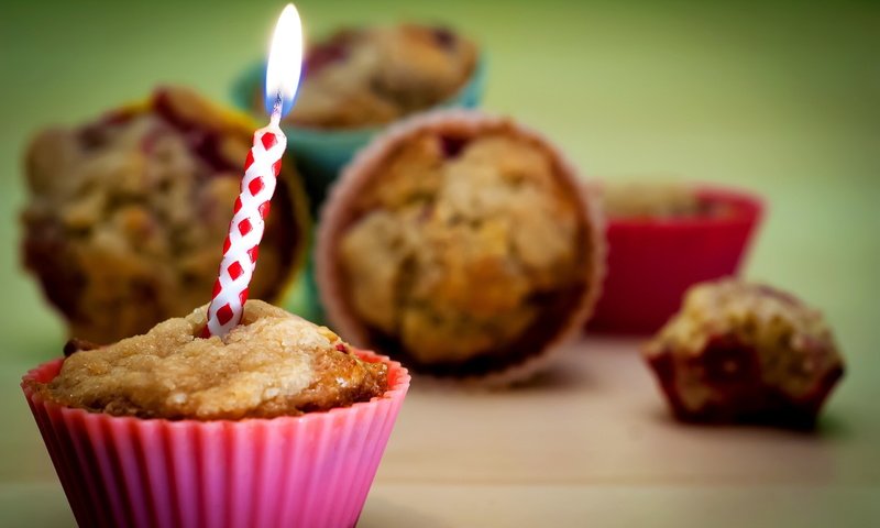 Обои свеча, день рождения, выпечка, кекс, кексы, candle, birthday, cakes, cupcake, cupcakes разрешение 2560x1600 Загрузить