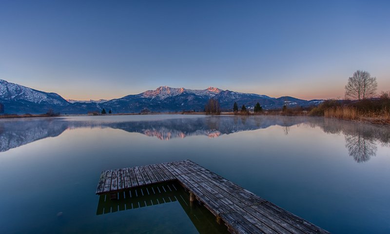 Обои озеро, горы, отражение, причал, lake, mountains, reflection, pier разрешение 2048x1365 Загрузить