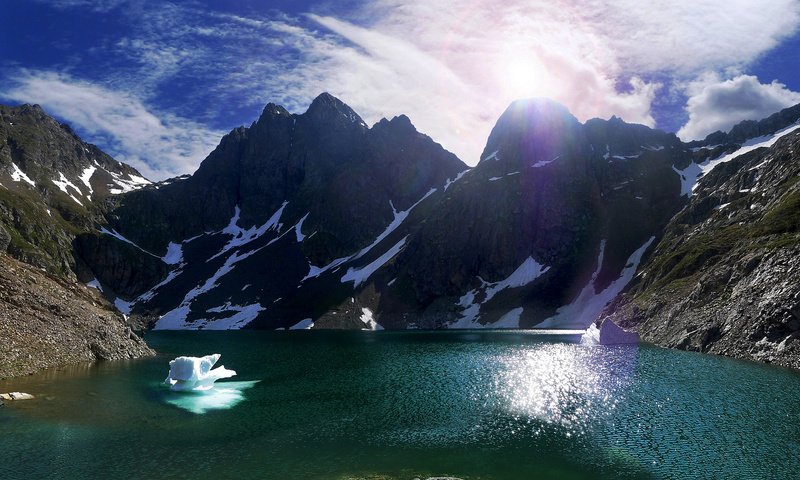 Обои озеро, горы, пейзаж, италия, lake, mountains, landscape, italy разрешение 2048x1246 Загрузить