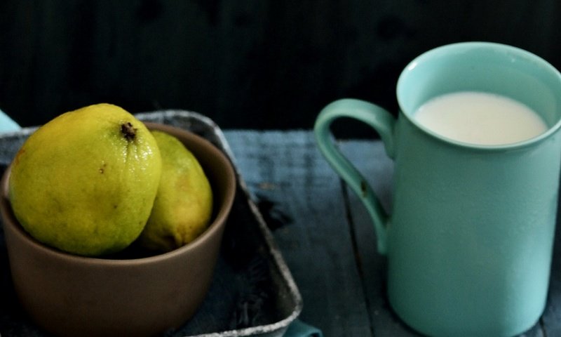 Обои фрукты, лимон, кружка, молоко, цитрусы, fruit, lemon, mug, milk, citrus разрешение 1920x1280 Загрузить