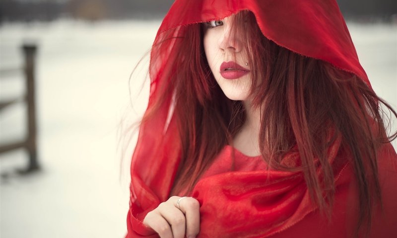 Обои девушка, красная, рыжая, плащ, ткань, лицо, капюшон, girl, red, cloak, fabric, face, hood разрешение 2048x1365 Загрузить