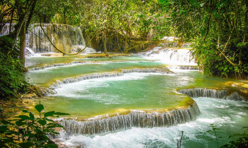 Обои деревья, скалы, природа, лес, водопад, лаос, kuang si waterfall, trees, rocks, nature, forest, waterfall, laos разрешение 2048x1365 Загрузить