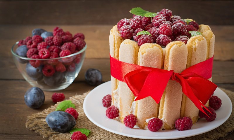 Обои малина, ягоды, торт, десерт, бант, сливы, савоярди, raspberry, berries, cake, dessert, bow, plum, savoiardi разрешение 3000x2000 Загрузить