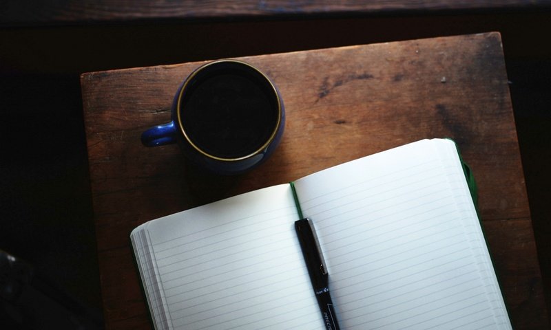 Обои ручка, кофе, кружка, тетрадь, ежедневник, handle, coffee, mug, notebook, diary разрешение 2880x1920 Загрузить