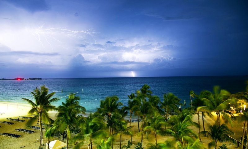 Обои тучи, тропики, море, багамы, песок, пасмурно, пляж, багамские острова, горизонт, побережье, пальмы, молнии, clouds, tropics, sea, bahamas, sand, overcast, beach, horizon, coast, palm trees, zipper разрешение 3000x2000 Загрузить