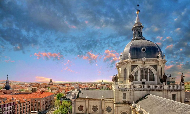 Обои небо, собор, панорама, испания, испании, мадрид, cathedral of saint mary the royal of la almud, almudena cathedral, собор альмудена, the sky, cathedral, panorama, spain, madrid, cathedral of the almudena разрешение 2048x1537 Загрузить