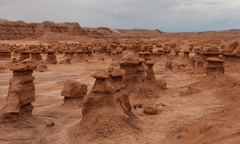 Обои каньон, красота, сша, штат юта, гоблин долина, чудеса природы., canyon, beauty, usa, utah, goblin valley, the wonders of nature. разрешение 1920x1280 Загрузить