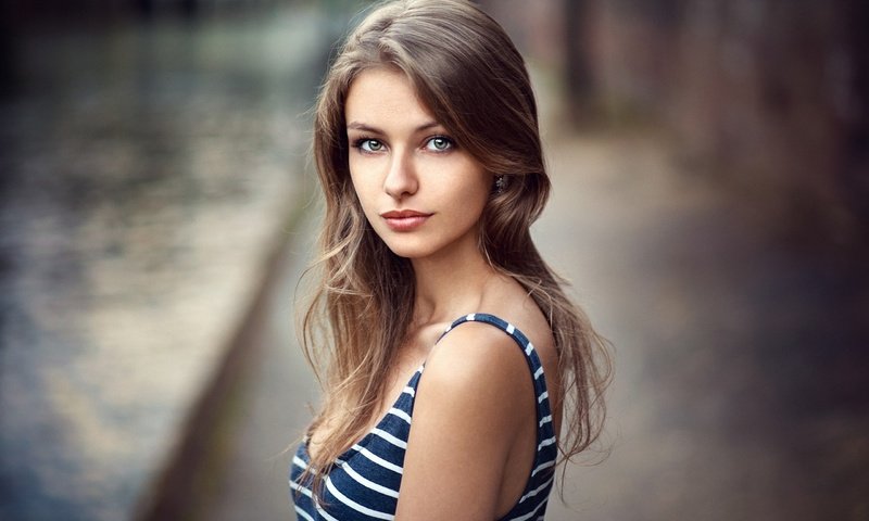 Обои девушка, портрет, взгляд, girl, portrait, look разрешение 2560x1600 Загрузить