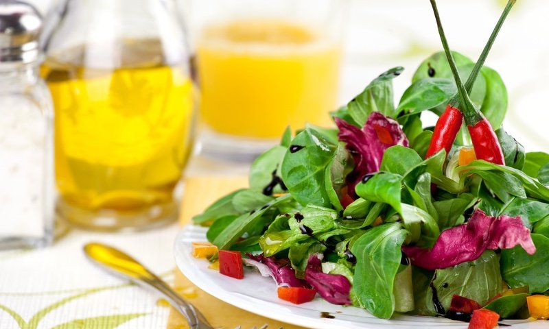 Обои масло, овощи, перец, салат, базилик, oil, vegetables, pepper, salad, basil разрешение 3000x2069 Загрузить