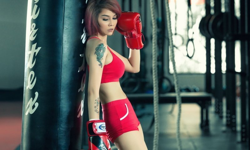 Обои девушка, тату, азиатка, перчатки, боксер, тренировка, girl, tattoo, asian, gloves, boxer, training разрешение 1920x1080 Загрузить