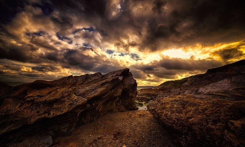 Обои небо, скалы, тучи, пейзаж, the sky, rocks, clouds, landscape разрешение 2048x1366 Загрузить