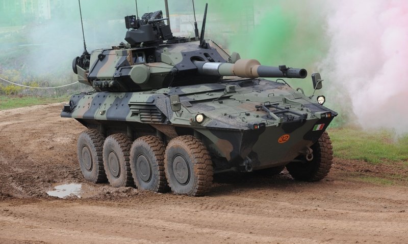 Обои итальянский, бронеавтомобиль, колёсный танк, b1 centauro ii, 120mm, italian, armored car, wheeled tank разрешение 2560x1706 Загрузить