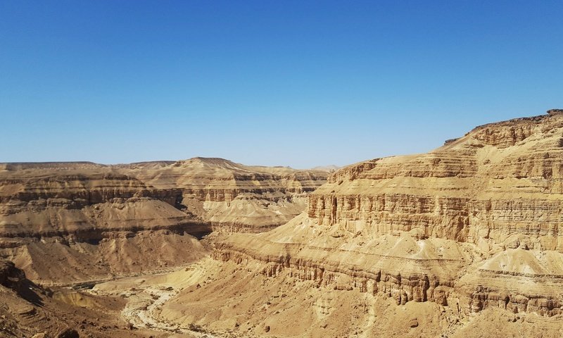 Обои небо, горы, скалы, пейзаж, пустыня, израиль, mitzpe ramon, the sky, mountains, rocks, landscape, desert, israel разрешение 5064x2848 Загрузить