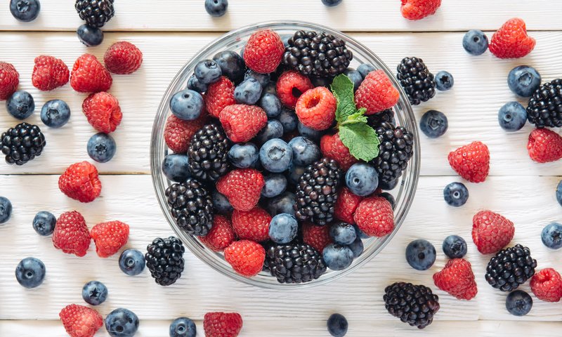 Обои малина, ягоды, много, черника, ежевика, raspberry, berries, a lot, blueberries, blackberry разрешение 5775x3850 Загрузить