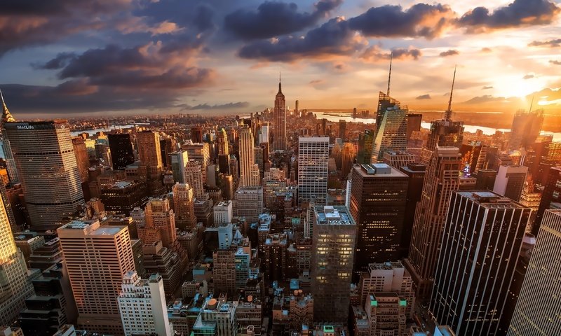 Обои небо, нью-йорк, закат, здания, тучи, города, панорама, город, дома, сша, the sky, new york, sunset, building, clouds, city, panorama, the city, home, usa разрешение 3840x2160 Загрузить