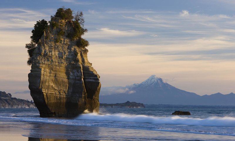 Обои море, скала, новая зеландия, гора таранаки, sea, rock, new zealand, mt taranaki разрешение 1920x1080 Загрузить
