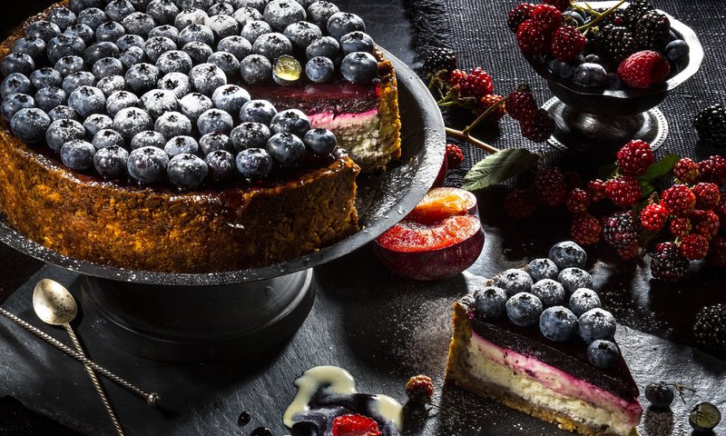 Обои ягоды, персик, торт, ежевика, голубика, berries, peach, cake, blackberry, blueberries разрешение 2112x1188 Загрузить