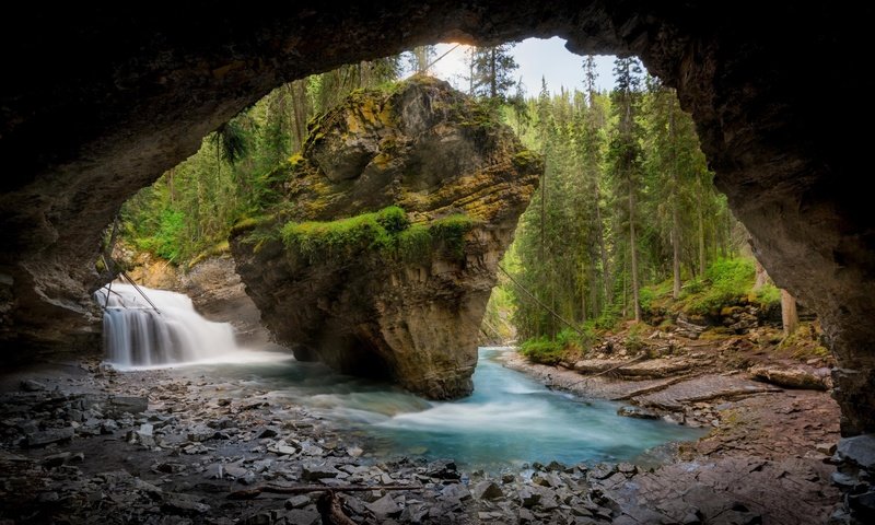 Обои природа, водопад, поток, пещера, nature, waterfall, stream, cave разрешение 2880x1800 Загрузить