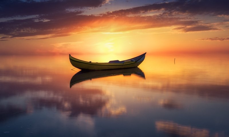 Обои озеро, закат, отражение, водоем, лодка, lake, sunset, reflection, pond, boat разрешение 2048x1366 Загрузить