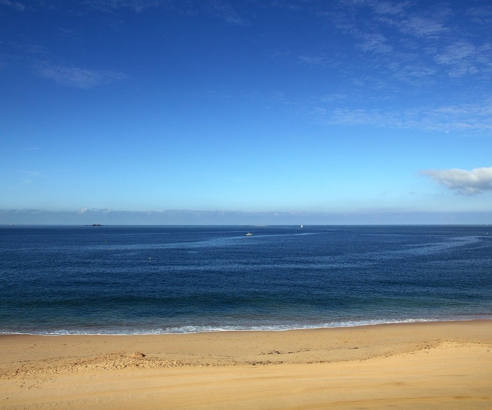 Обои небо, песок, кораблики, the sky, sand, boats разрешение 2560x1600 Загрузить
