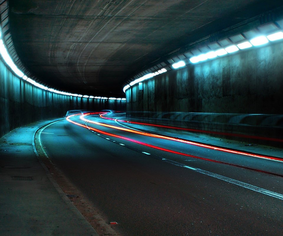 Обои дорога, огни, туннель, выдержка, фары, road, lights, the tunnel, excerpt разрешение 1920x1440 Загрузить