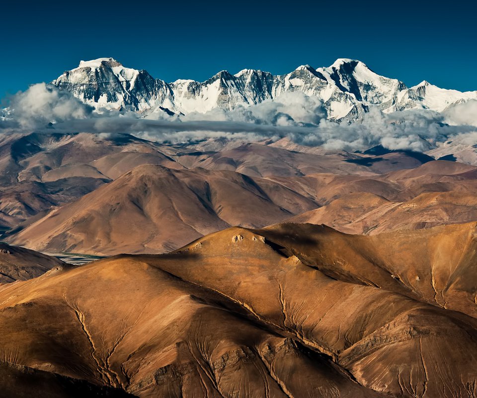 Обои облака, горы, китай, тибет, горные вершины, clouds, mountains, china, tibet, mountain peaks разрешение 1920x1200 Загрузить