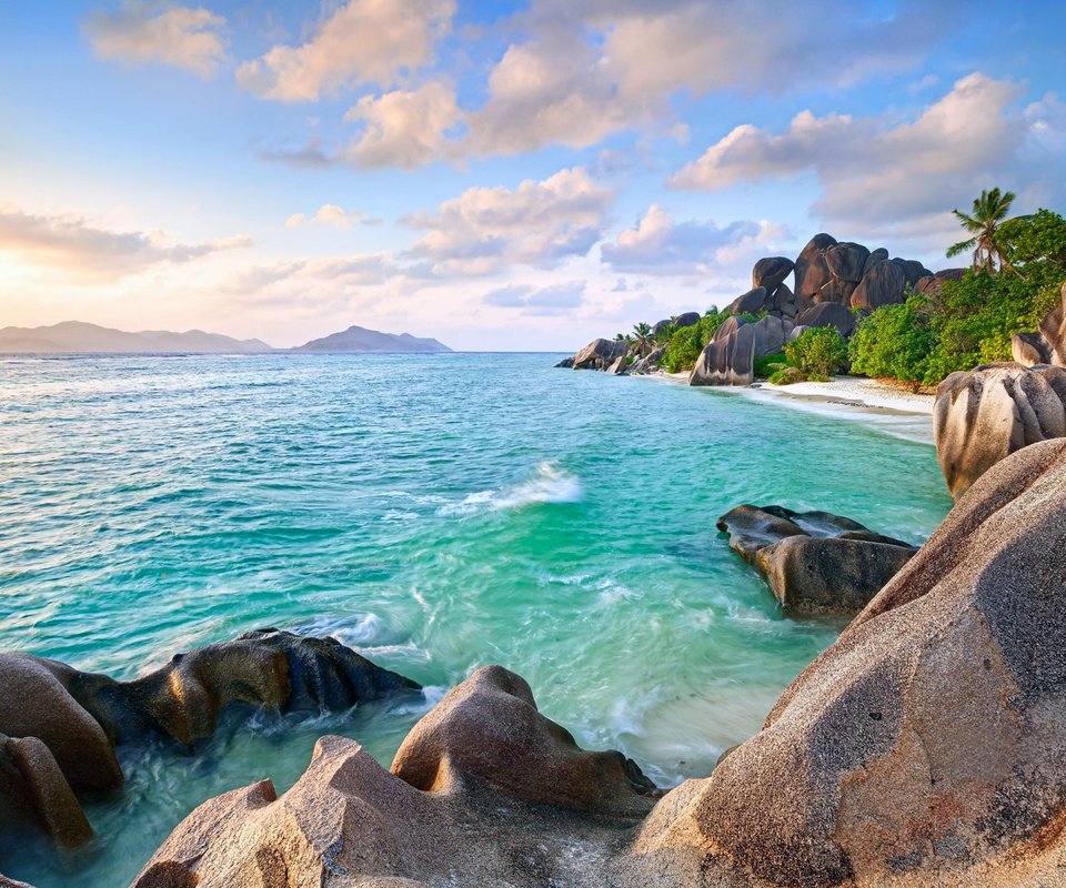 Обои камни, пляж, тропики, сейшелы, stones, beach, tropics, seychelles разрешение 2560x1600 Загрузить